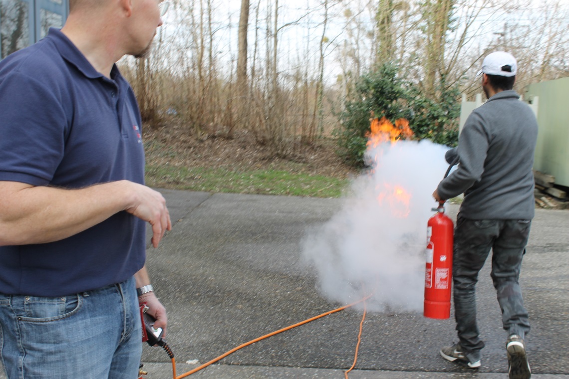 ASB-KA_Homepage_Erste-Hilfe-Brandschutzhelfer_Uebungsszene.JPG