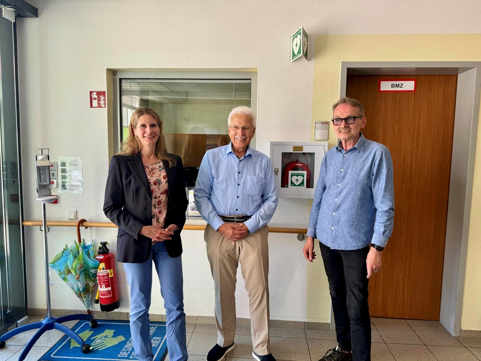Defibrillator-Spende an das Pflegezentrum Josefshaus