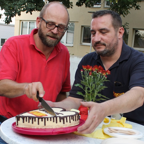 201027_ASB-KA_Bildergalerie_Zukunftsperspektiven-RettD_frisch-gebackene-Notfallsanitaeter.jpg