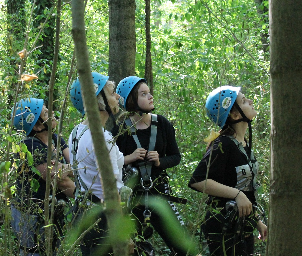 ASB-Karlsruhe_Symbolfoto-Ausbildung-Pflege_Onlineversion_Bildnachweis-ASB-KA.jpg